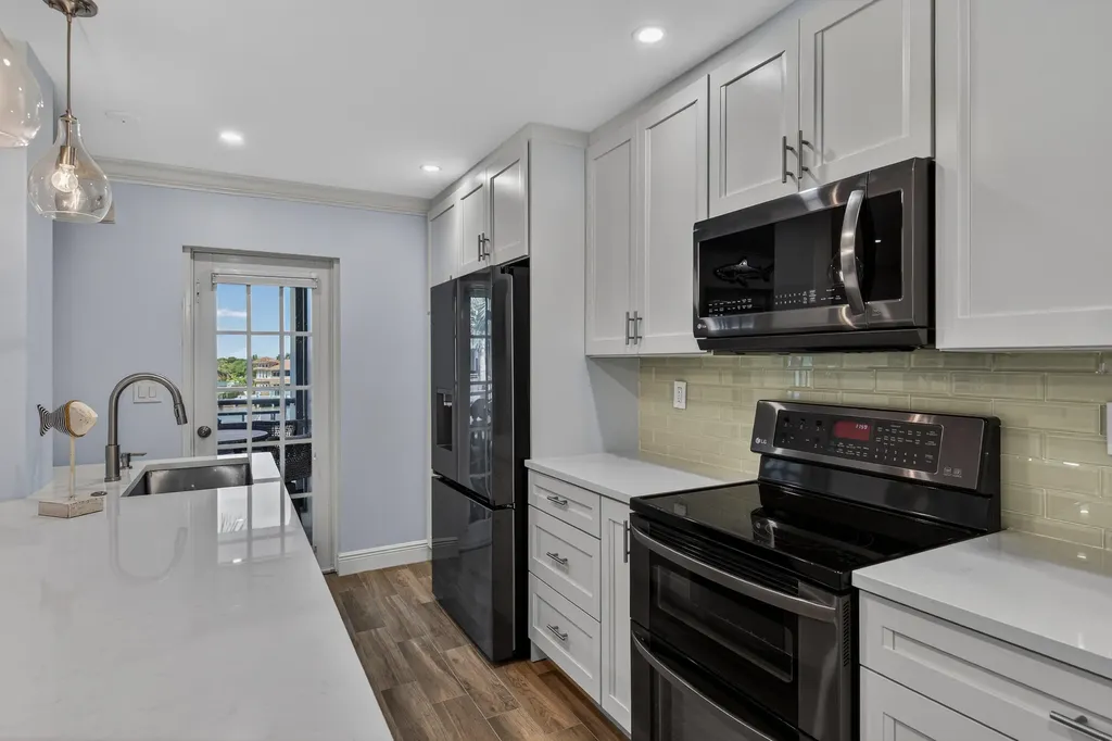1198 Hillsboro Mile Hillsboro Beach FL 33062