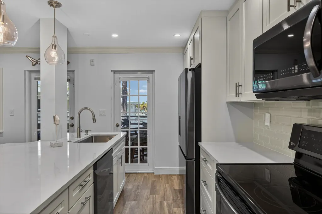 1198 Hillsboro Mile Hillsboro Beach FL 33062