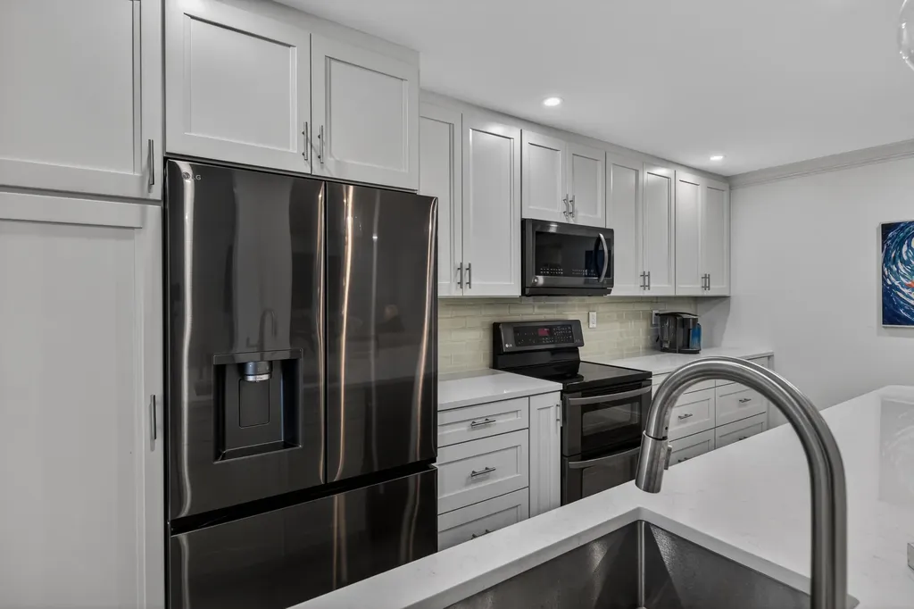 1198 Hillsboro Mile Hillsboro Beach FL 33062