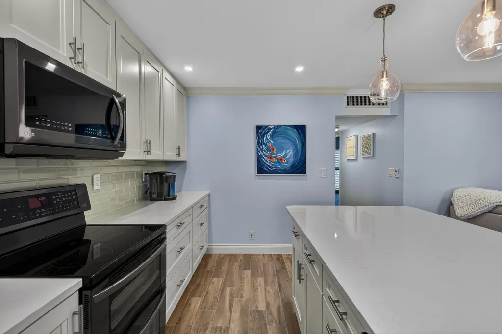1198 Hillsboro Mile Hillsboro Beach FL 33062