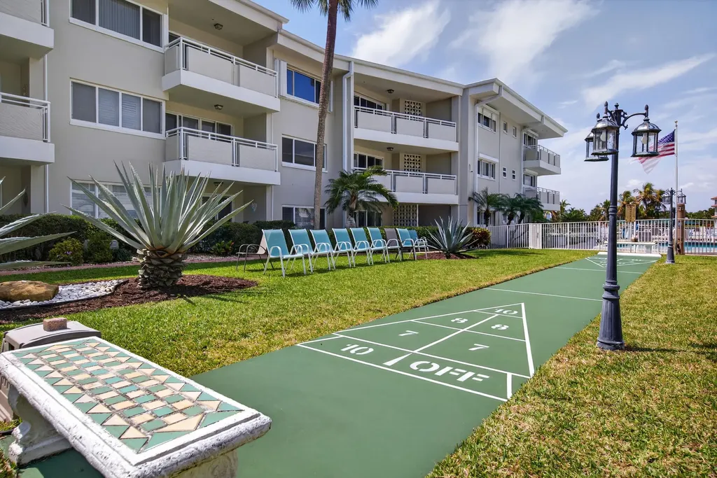 1198 Hillsboro Mile Hillsboro Beach FL 33062
