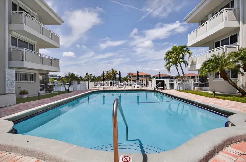 1198 Hillsboro Mile Hillsboro Beach FL 33062
