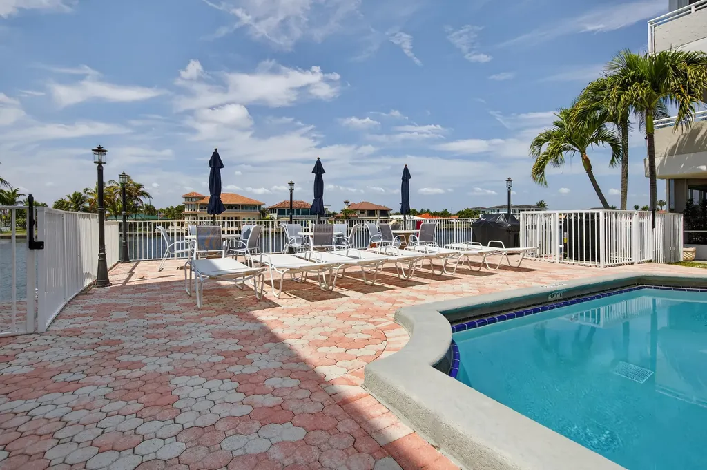 1198 Hillsboro Mile Hillsboro Beach FL 33062