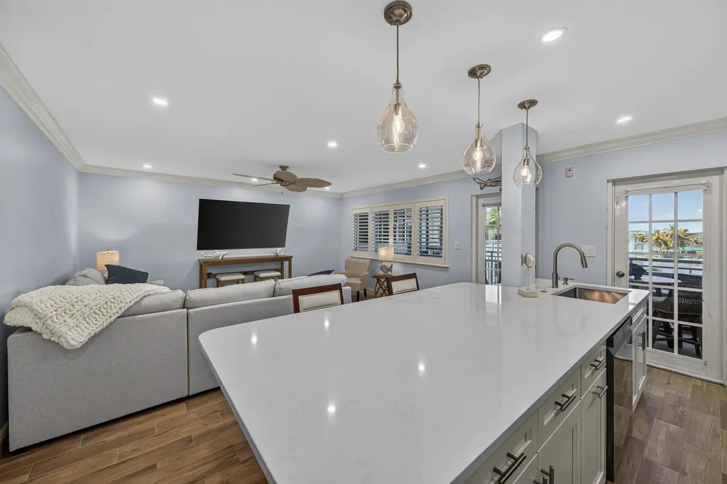 1198 Hillsboro Mile Hillsboro Beach FL 33062