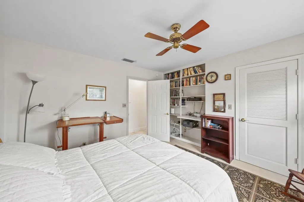 664 Forsyth Street Boca Raton FL 33487