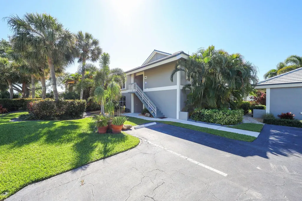 664 Forsyth Street Boca Raton FL 33487