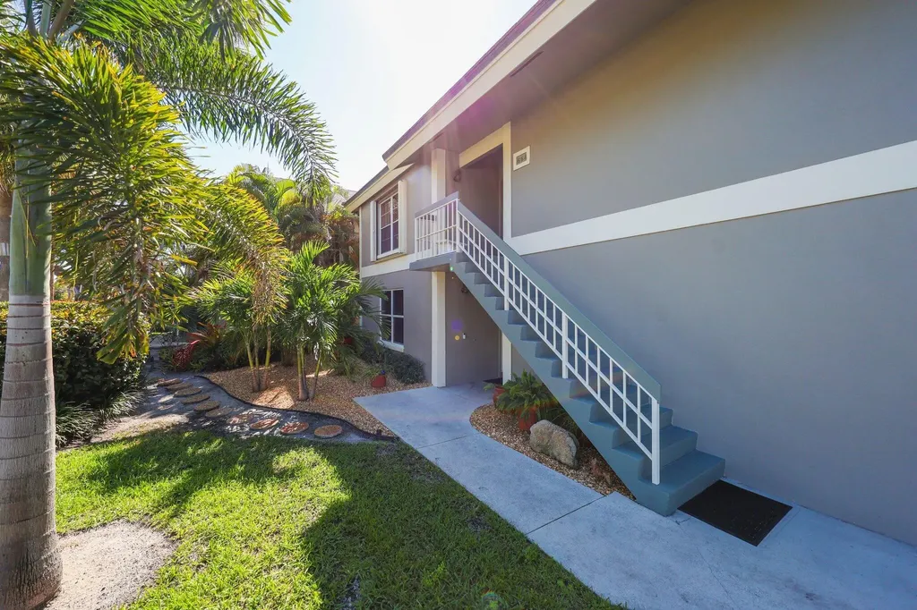 664 Forsyth Street Boca Raton FL 33487