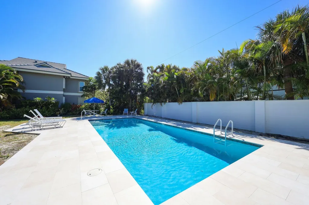 664 Forsyth Street Boca Raton FL 33487