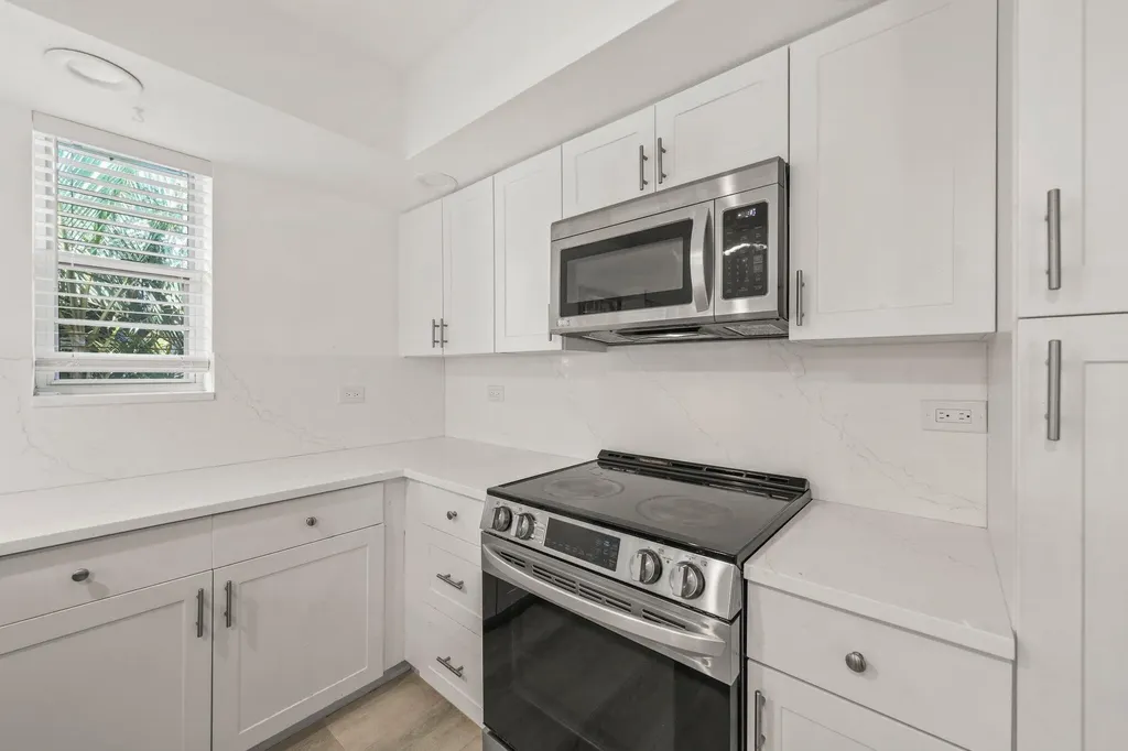 664 Forsyth Street Boca Raton FL 33487