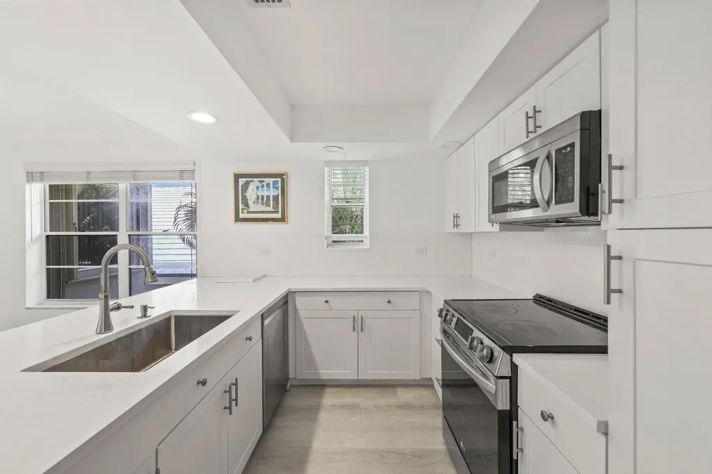 664 Forsyth Street Boca Raton FL 33487