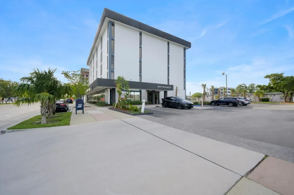 2131 Hollywood Boulevard Hollywood FL 33020