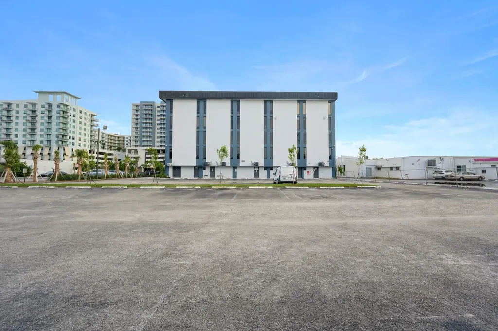 2131 Hollywood Boulevard Hollywood FL 33020