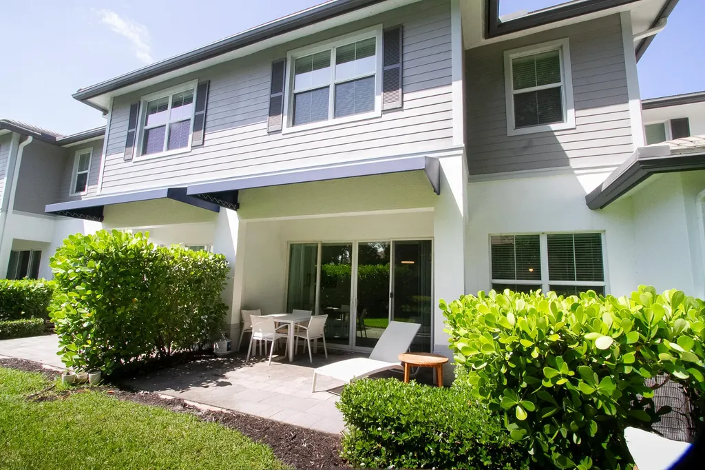 23045 Clear Echo Drive Boca Raton FL 33433