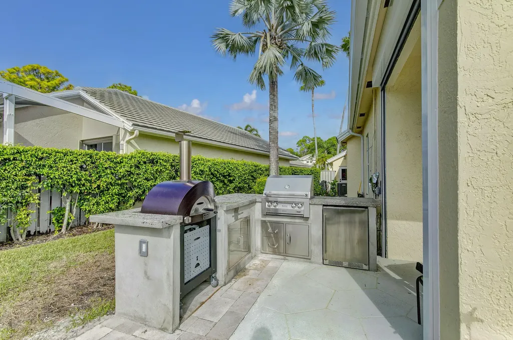 605 Masters Way Palm Beach Gardens FL 33418