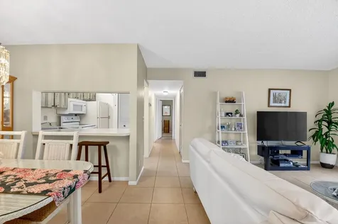 627 Sea Pine Way Greenacres FL 33415