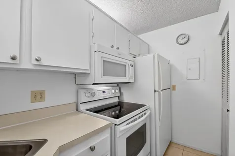 627 Sea Pine Way Greenacres FL 33415