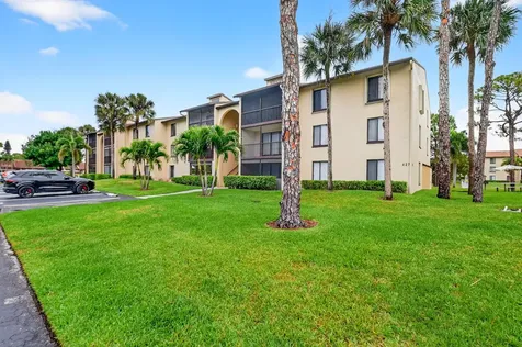 627 Sea Pine Way Greenacres FL 33415