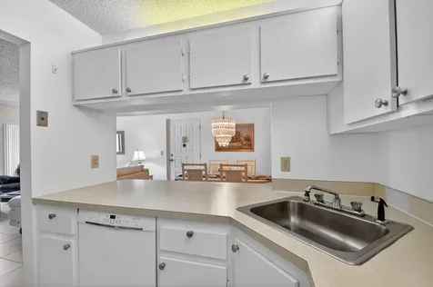 627 Sea Pine Way Greenacres FL 33415