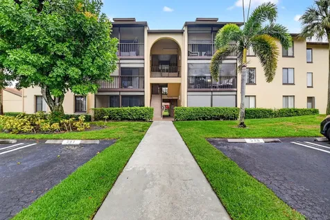 627 Sea Pine Way Greenacres FL 33415