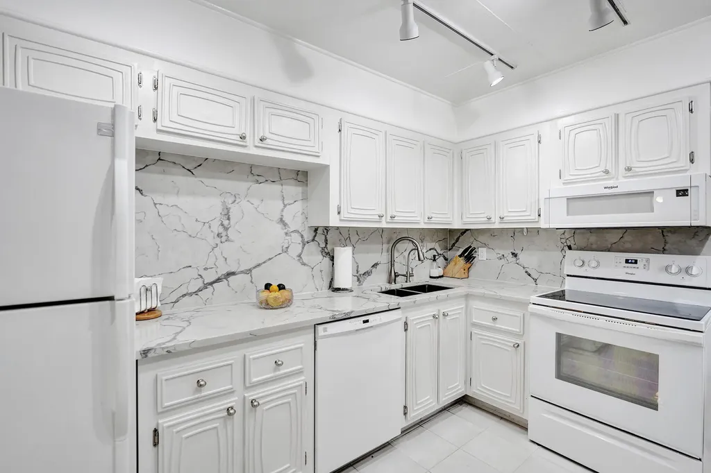 6461 NW 2nd Avenue Boca Raton FL 33487