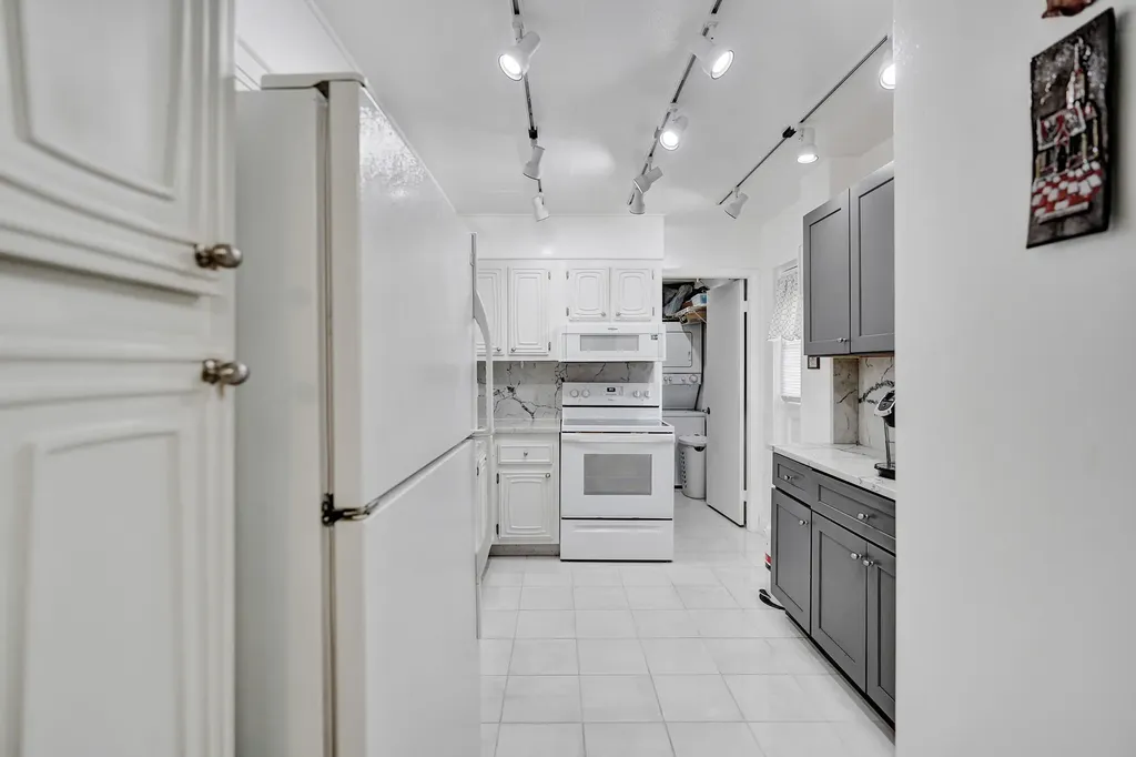 6461 NW 2nd Avenue Boca Raton FL 33487