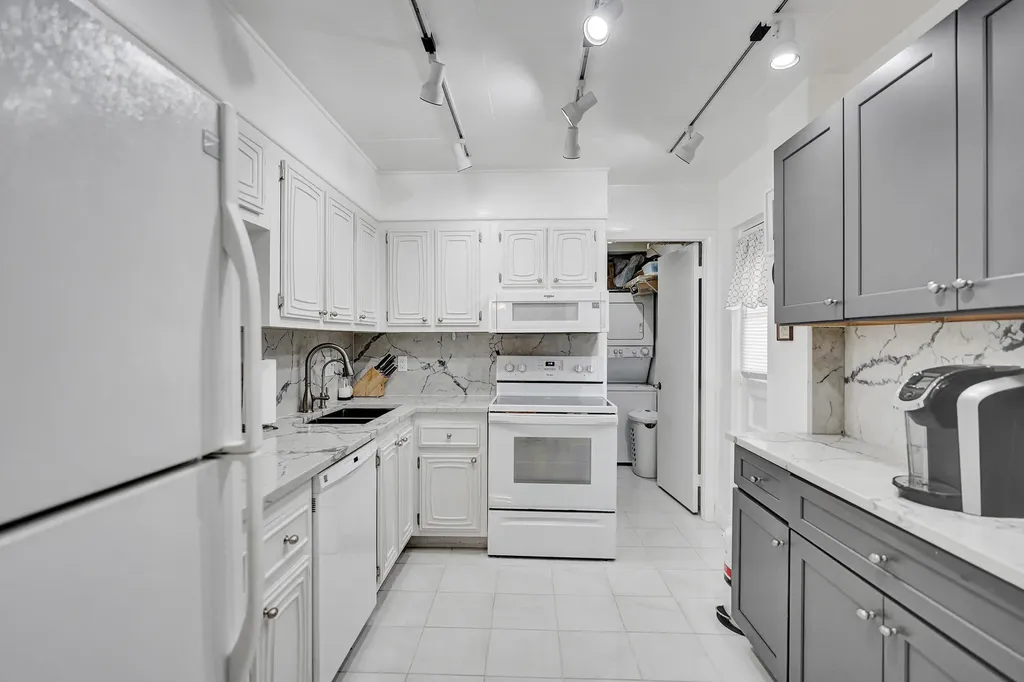 6461 NW 2nd Avenue Boca Raton FL 33487