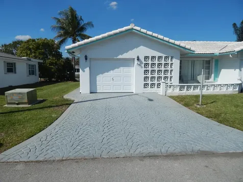 6805 NW 77th Street Tamarac FL 33321