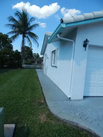 6805 NW 77th Street Tamarac FL 33321
