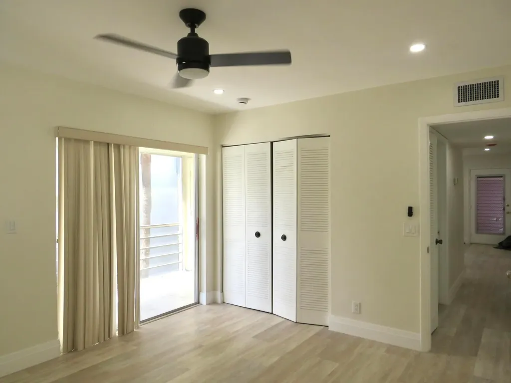 557 Burgundy L Delray Beach FL 33484