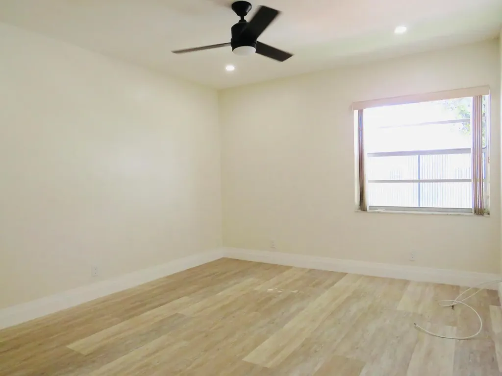 557 Burgundy L Delray Beach FL 33484