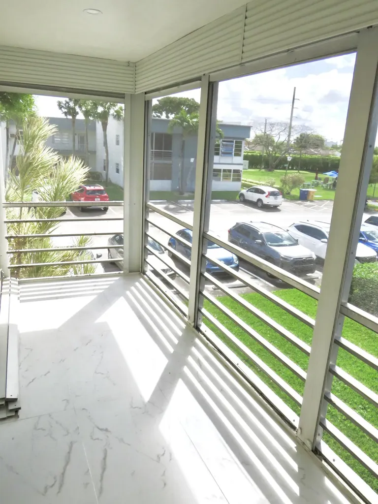 557 Burgundy L Delray Beach FL 33484