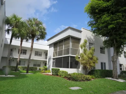 557 Burgundy L Delray Beach FL 33484