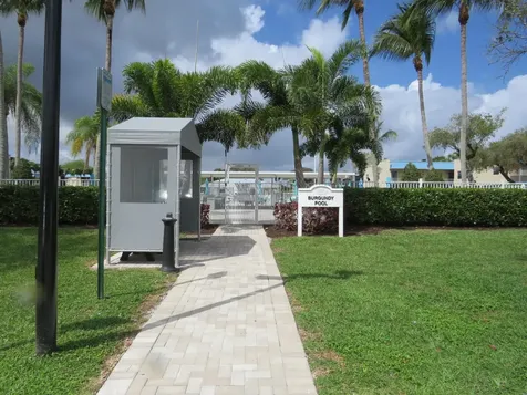 557 Burgundy L Delray Beach FL 33484