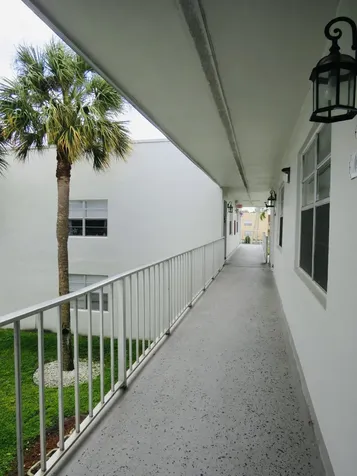 557 Burgundy L Delray Beach FL 33484