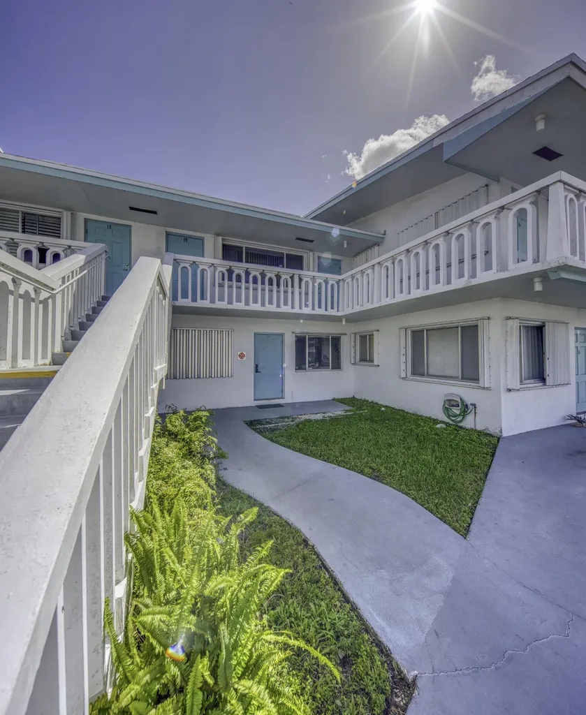 1980 Sunset Avenue Lake Worth Beach FL 33461