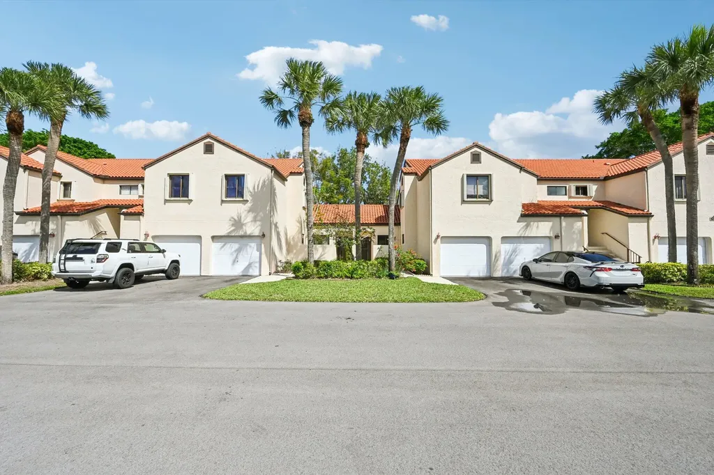 22 Via De Casas Boynton Beach FL 33426