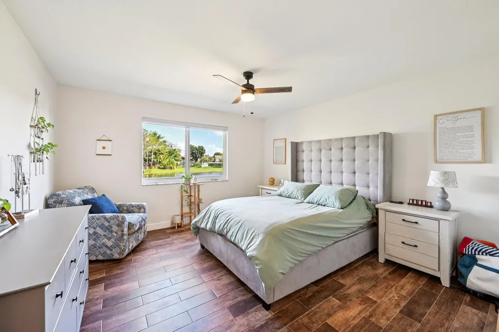 22 Via De Casas Boynton Beach FL 33426