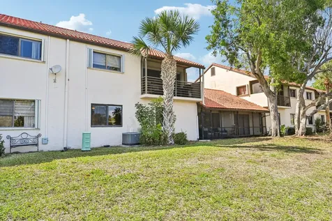 22 Via De Casas Boynton Beach FL 33426