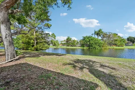 22 Via De Casas Boynton Beach FL 33426