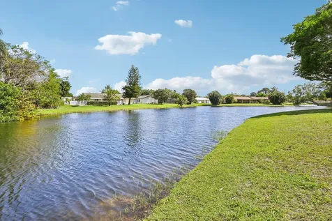 22 Via De Casas Boynton Beach FL 33426