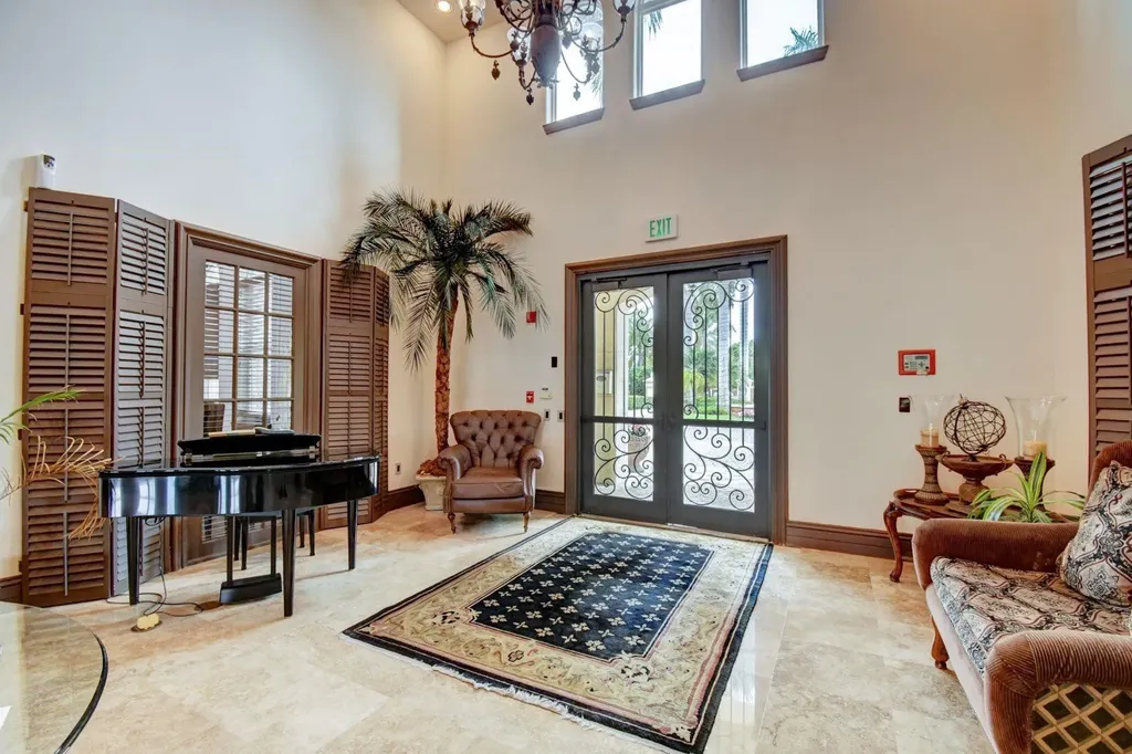 321 Villa Circle Boynton Beach FL 33435