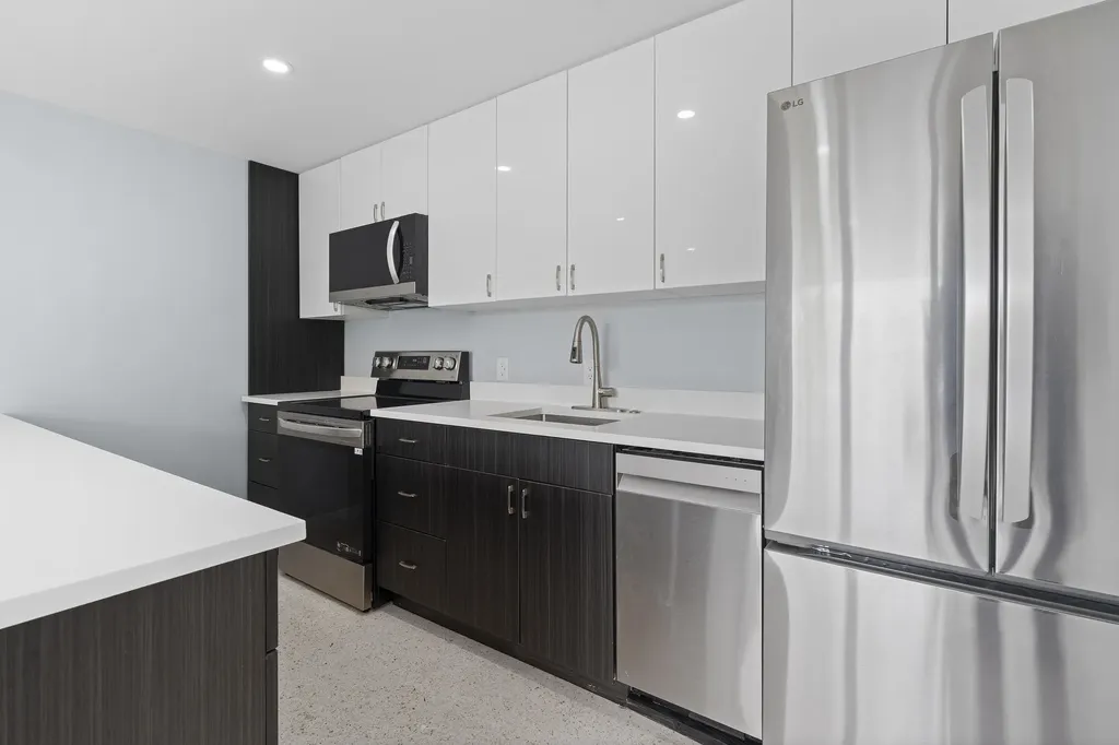 3220 NE 7th Pompano Beach FL 33062