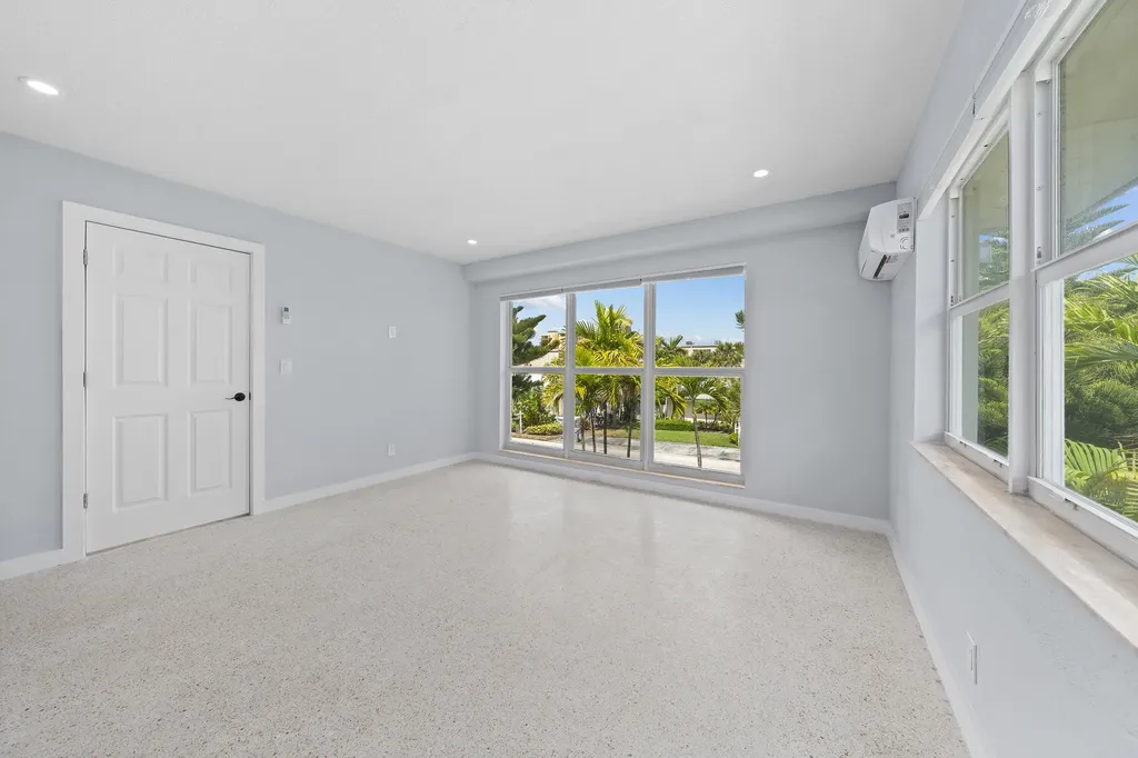 3220 NE 7th Pompano Beach FL 33062