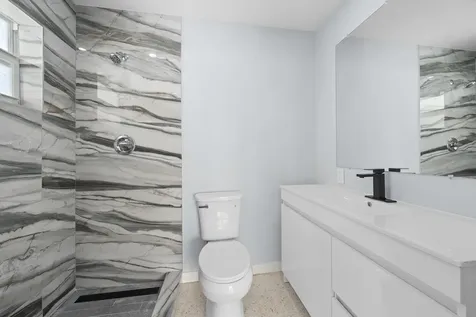 3220 NE 7th Pompano Beach FL 33062