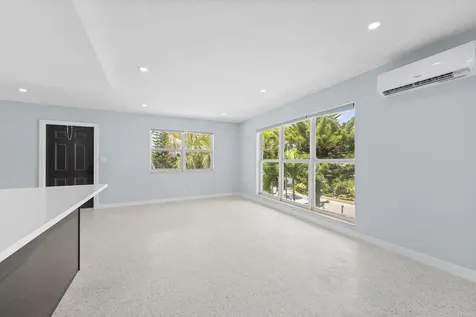 3220 NE 7th Pompano Beach FL 33062