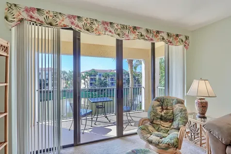 800 Uno Lago Drive Juno Beach FL 33408