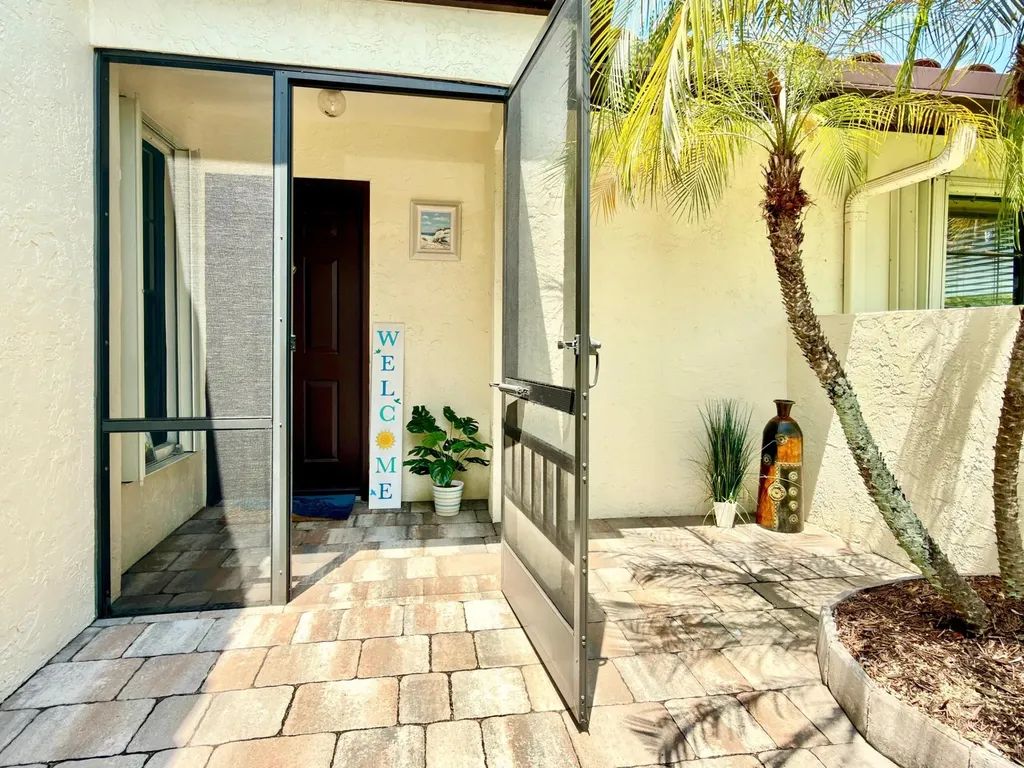 5317 Fig Palm Way Boynton Beach FL 33437