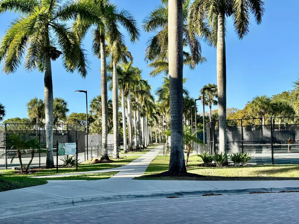 5865 NW 125th Avenue Coral Springs FL 33076