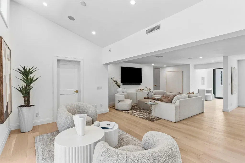 735 NE 6th Street Boca Raton FL 33432