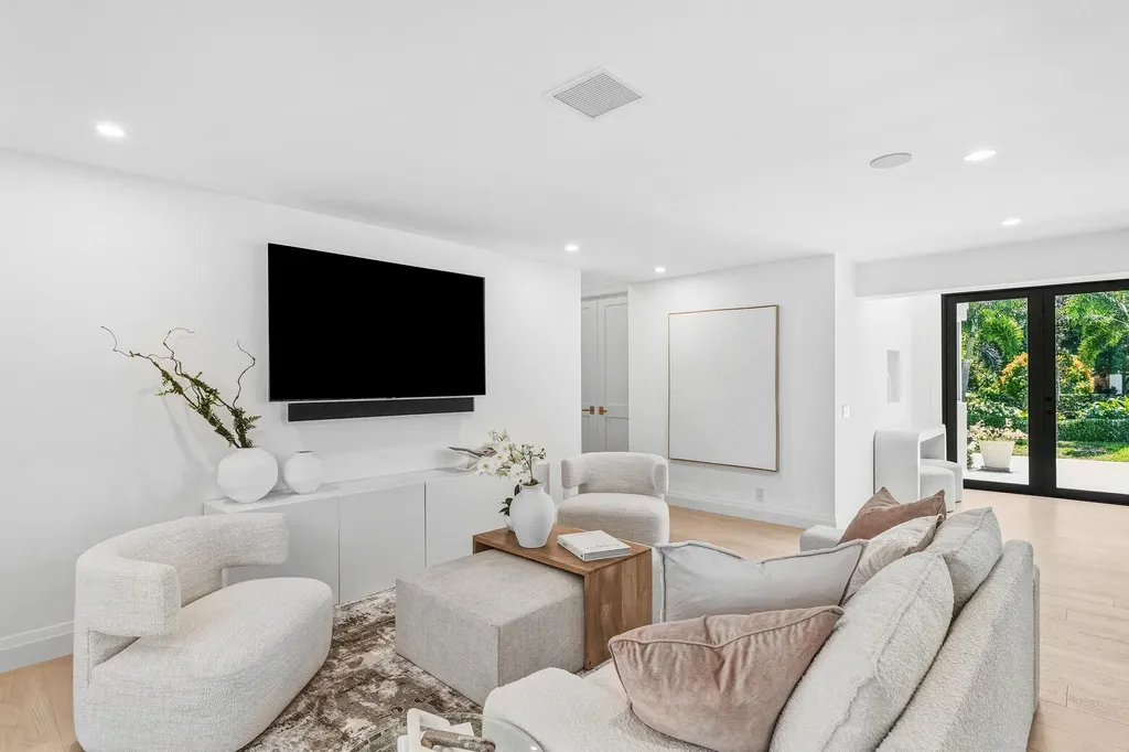 735 NE 6th Street Boca Raton FL 33432